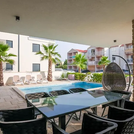 Fgstar Villa *