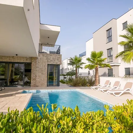 Fgstar Villa *