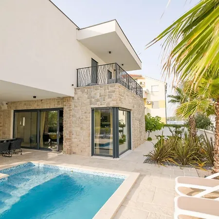 Fgstar Villa