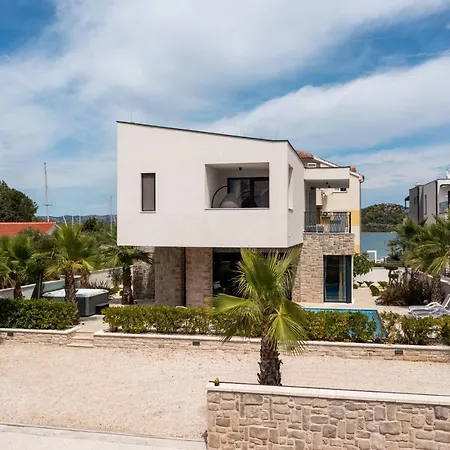 Fgstar Villa