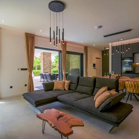 Fgstar Villa Murter