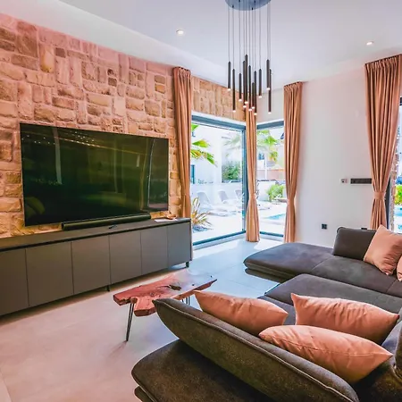 Fgstar Villa *